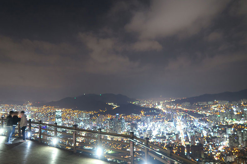 韓国が誇るふたつの夜景都市 風水のソウル と 港湾の釜山 海外zine